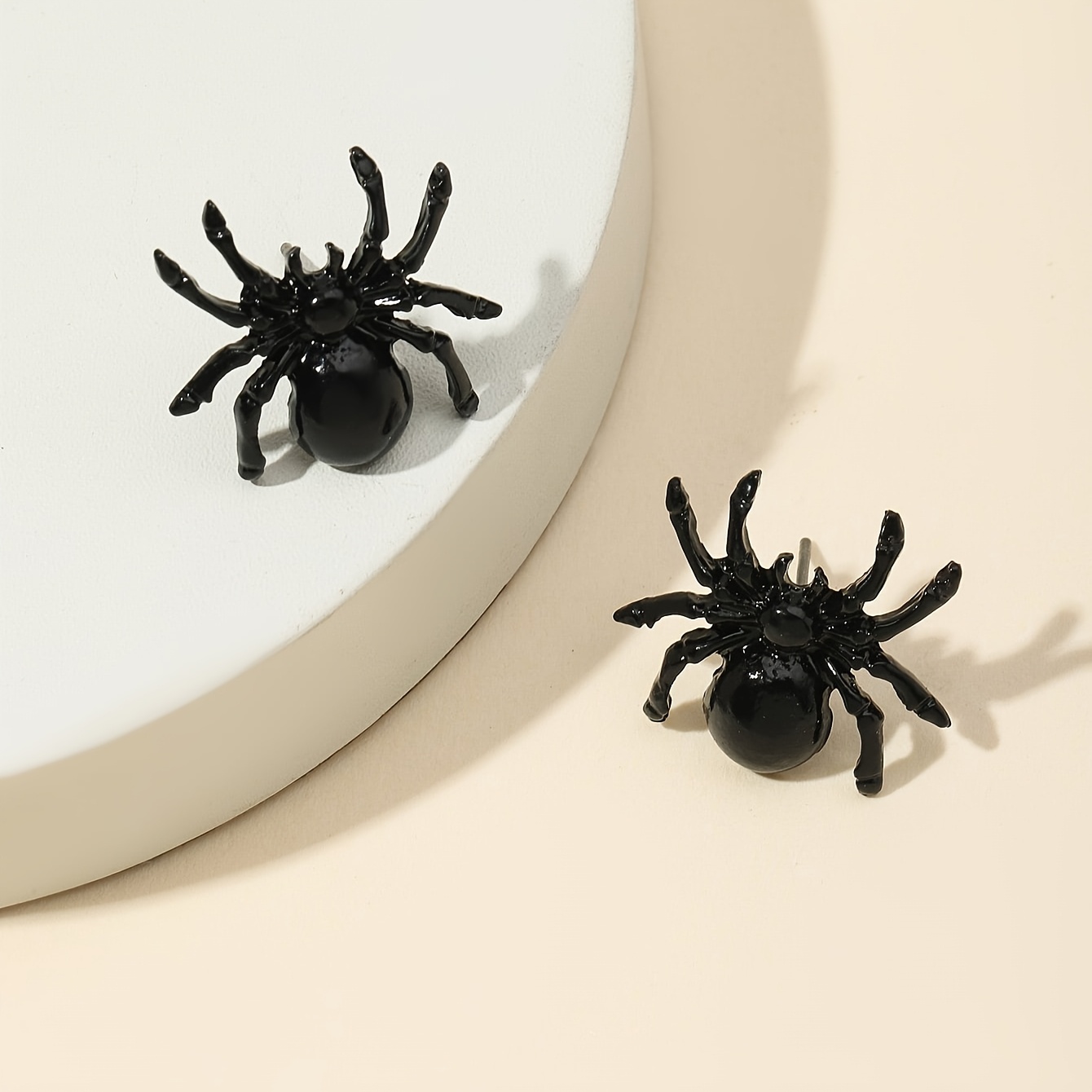 1 Pair, Dark Gothic Alloy Spider Earrings - Unique Cool Niche Jewelry for Halloween / Everyday Trendy Outfits