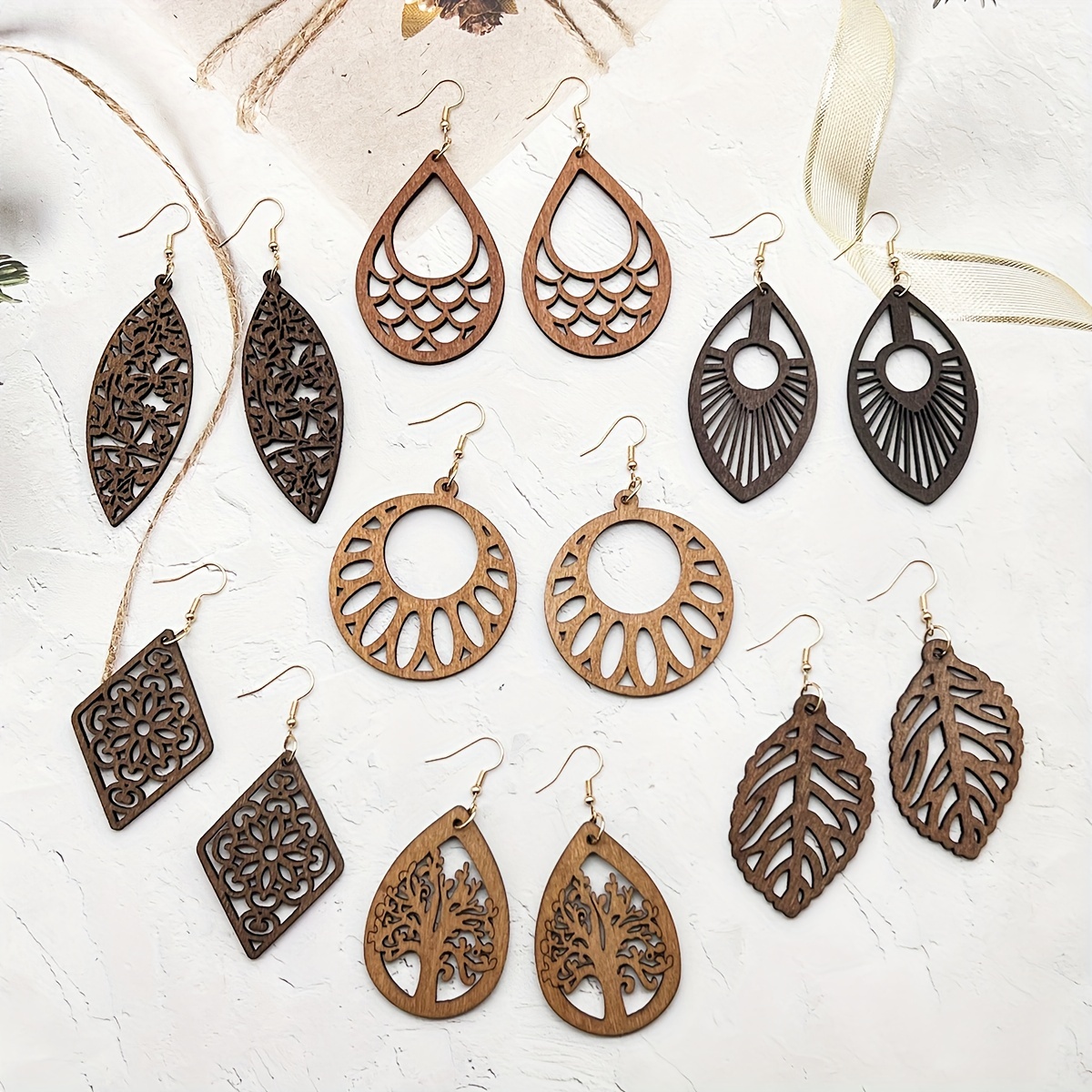 7 Pairs/Set Vintage Fashion Coffee-Colored Hollow-Out Wooden Earrings, Bohemian Minimalist Versatile Vacation Style Wooden Ear Accessories for Women