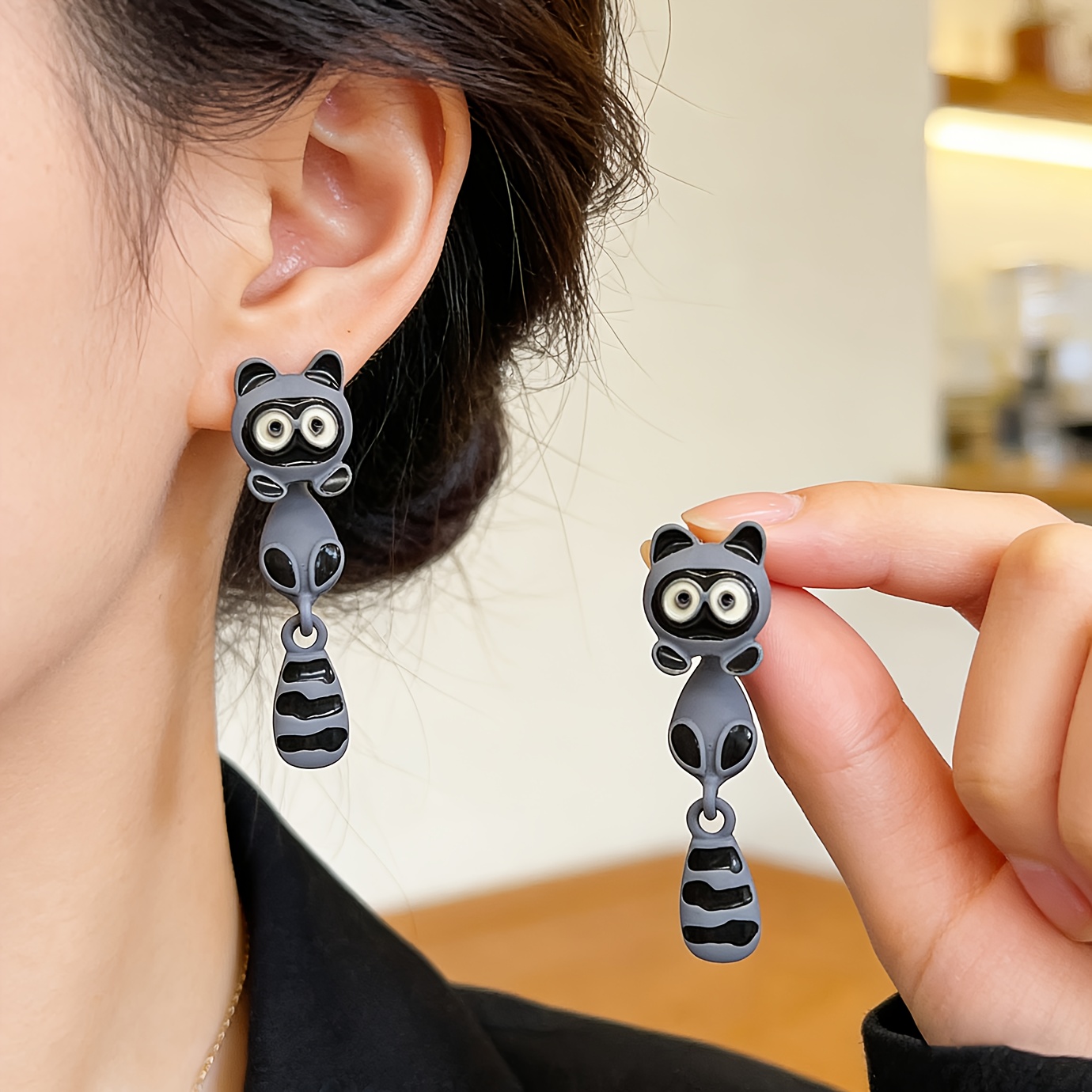 A Pair of Small Raccoon Simulation Three-dimensional Earrings with a Unique Animal Design, Simple Style Women's Earrings, Suitable for Festive Occasions, Daily Cute Style Wear, and Decorative Accessories