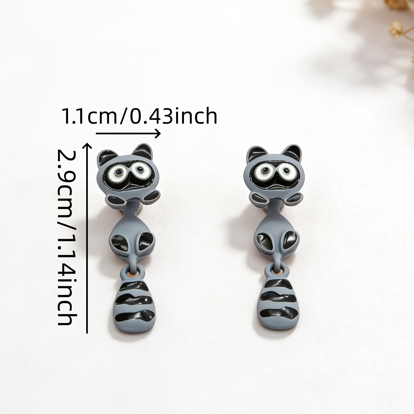 A Pair of Small Raccoon Simulation Three-dimensional Earrings with a Unique Animal Design, Simple Style Women's Earrings, Suitable for Festive Occasions, Daily Cute Style Wear, and Decorative Accessories