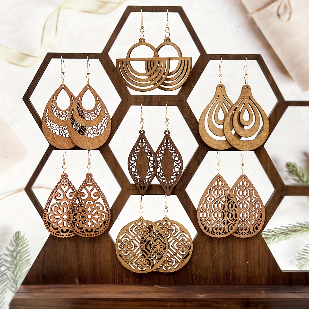 A Set of 7 Pairs of Minimalist Vintage Bohemian Holiday-Style Hollow Wooden Earrings, Featuring Classic Coffee-Colored Designs for Women'S Everyday Fashion, Lightweight Wooden Drop Earrings in Various Styles