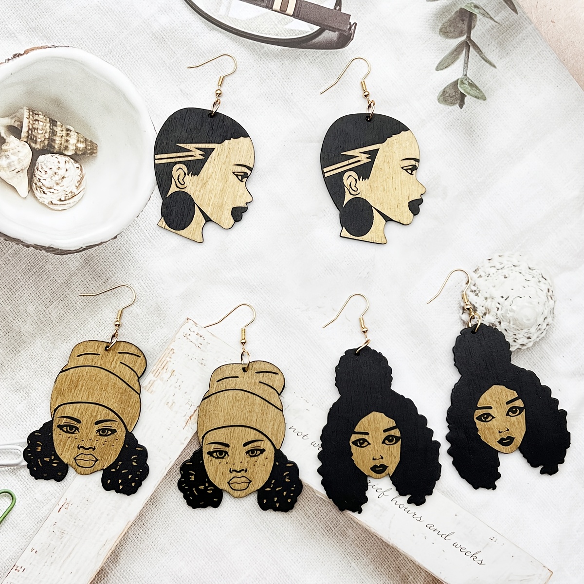 A Set of Three Vintage Ethnic Carved Wooden Earrings Featuring Human Heads, Creatively Designed in a Fashionable Style for Black Individuals, Perfect for Women'S Everyday Wear with a Minimalist Wooden Design